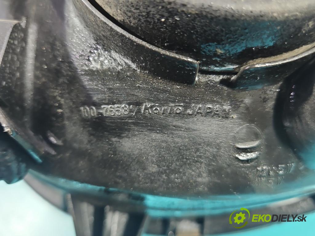 Toyota Corolla E11 1997-2002 1.4 16V 86 HP manual 63 kW 1332 cm3 5- Reflektor: pravý  (Svetlo predné pravé)