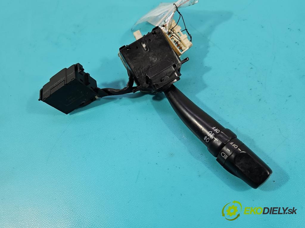 Toyota Avensis I T22 1997-2003 2.0 TD 90 HP manual 66 kW 1975 cm3 5- prepínač smeroviek 17A0895 (Prepínacie páčky pod volantom)