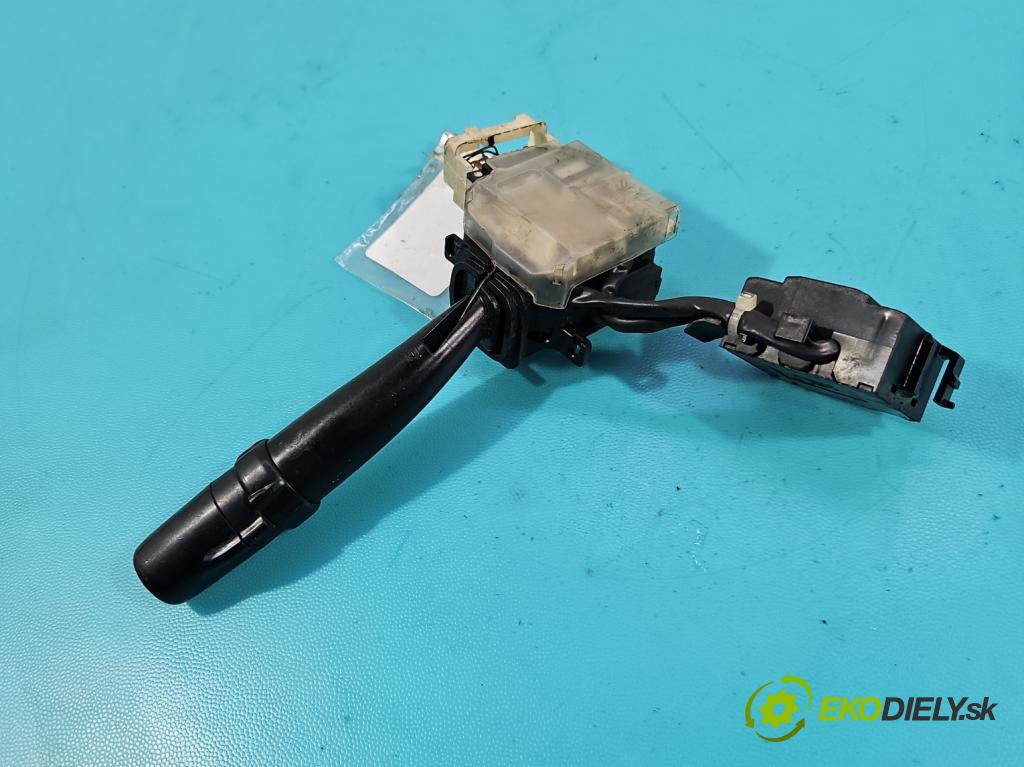 Toyota Avensis I T22 1997-2003 2.0 TD 90 HP manual 66 kW 1975 cm3 5- prepínač smeroviek 17A0895 (Prepínacie páčky pod volantom)