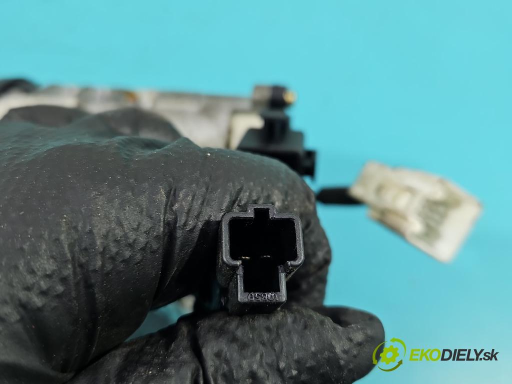 Toyota Avensis I T22 1997-2003 2.0 TD 90 HP manual 66 kW 1975 cm3 5- Spínačka 73650712 (Spínacia skrinka)