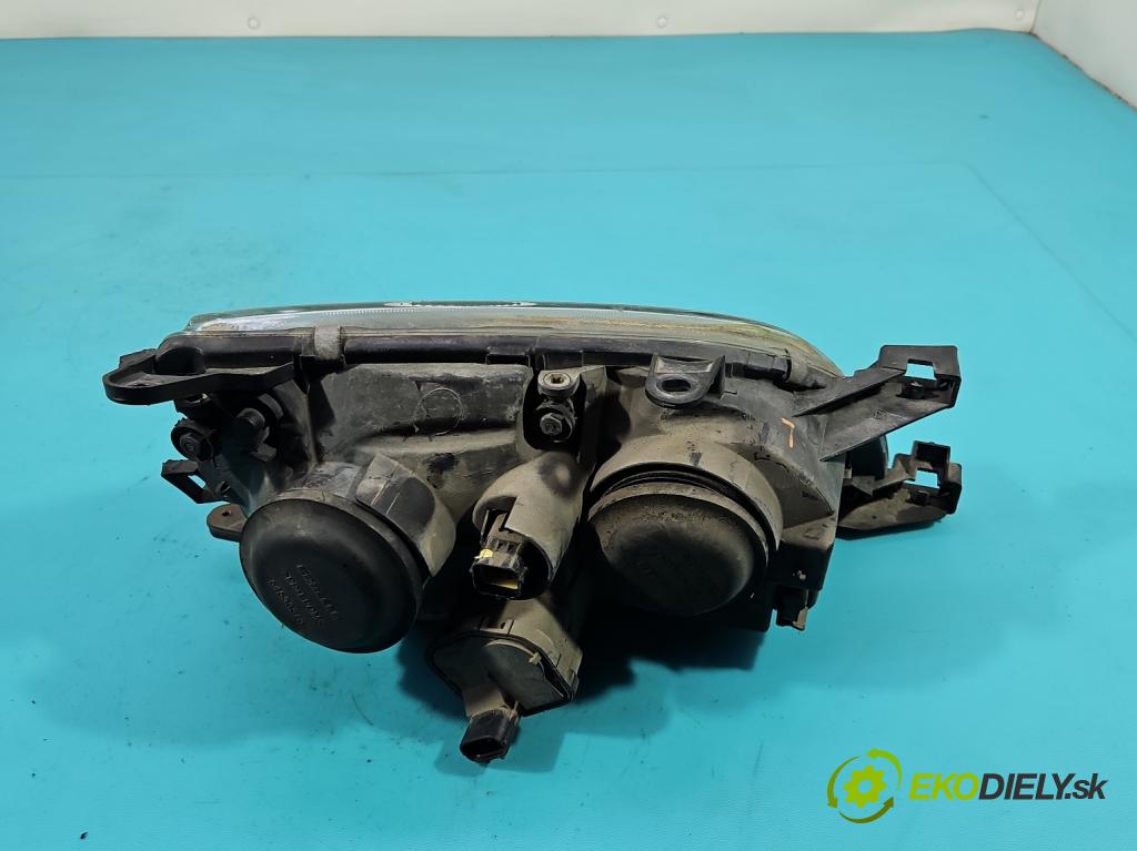 Toyota Avensis I T22 1997-2003 2.0 TD 90 HP manual 66 kW 1975 cm3 5- Reflektor: ľavý 54533366 (Kľučka dverí ostatné)