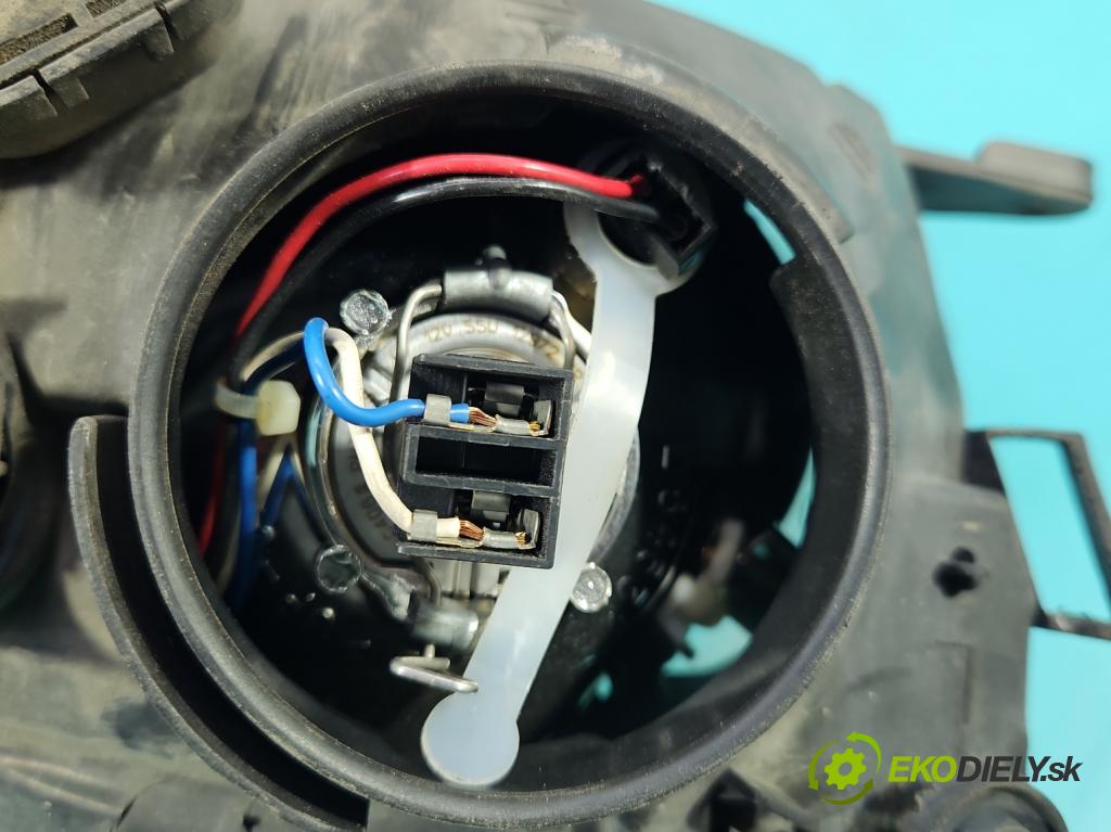 Toyota Avensis I T22 1997-2003 2.0 TD 90 HP manual 66 kW 1975 cm3 5- Reflektor: ľavý 54533366 (Kľučka dverí ostatné)