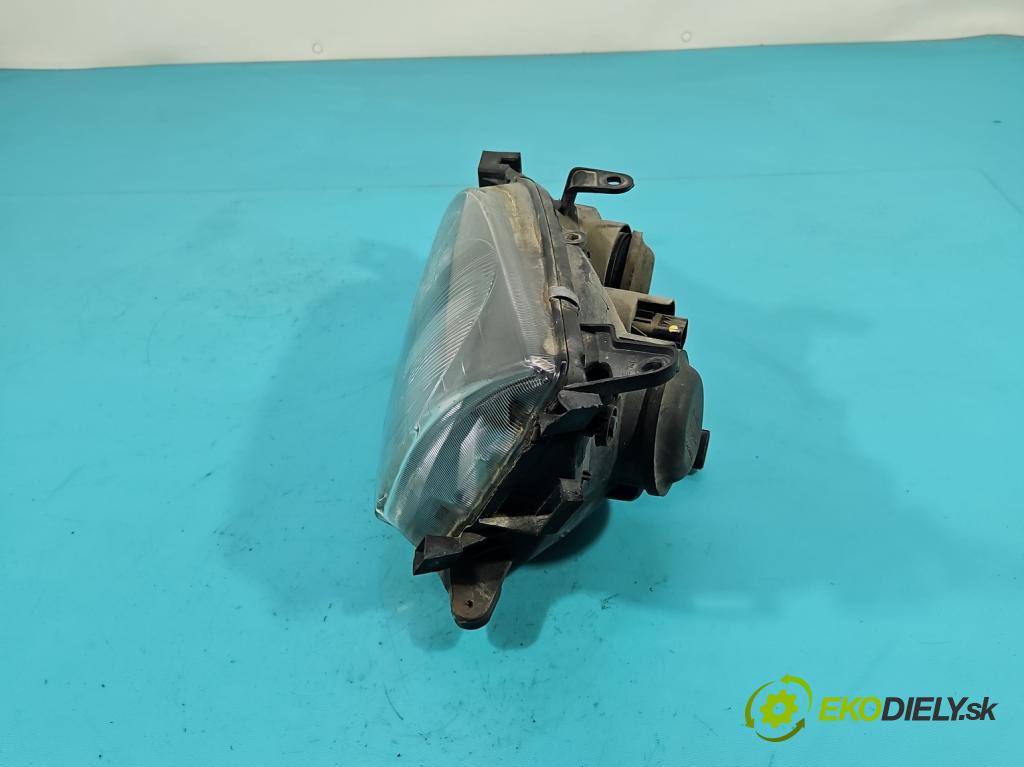 Toyota Avensis I T22 1997-2003 2.0 TD 90 HP manual 66 kW 1975 cm3 5- Reflektor: ľavý 54533366 (Kľučka dverí ostatné)