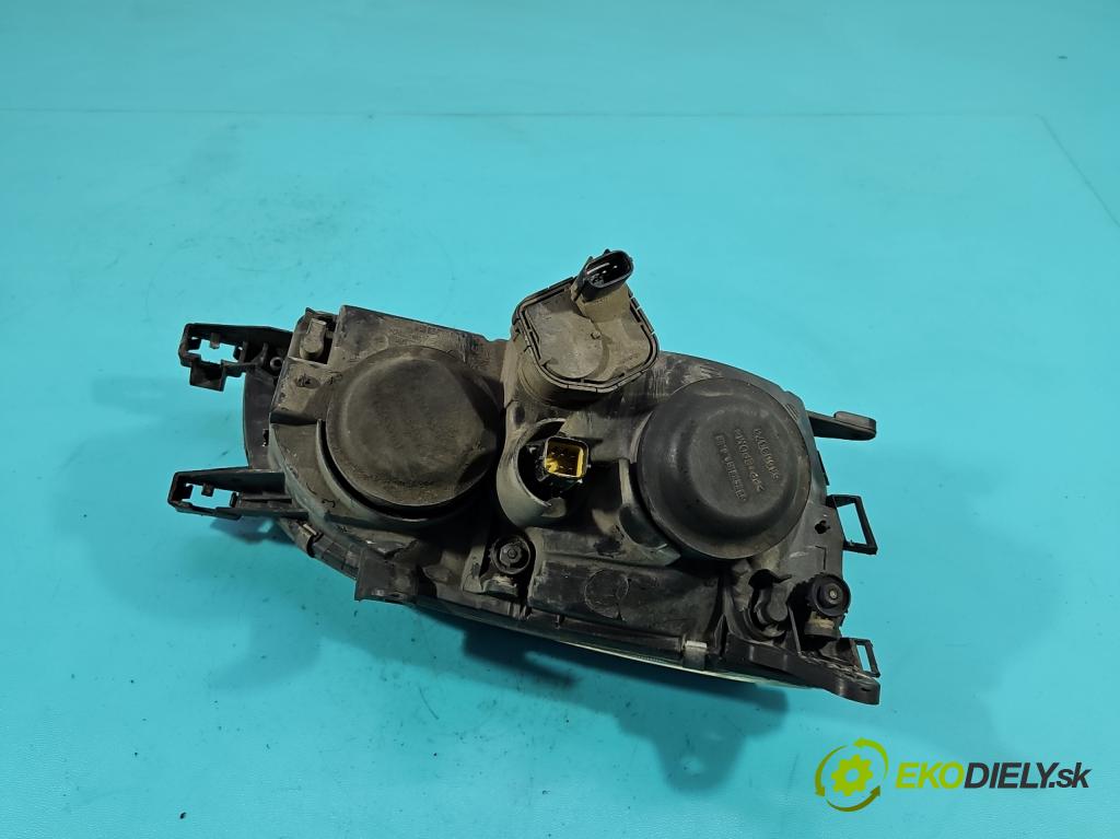 Toyota Avensis I T22 1997-2003 2.0 TD 90 HP manual 66 kW 1975 cm3 5- Reflektor: ľavý 54533366 (Kľučka dverí ostatné)