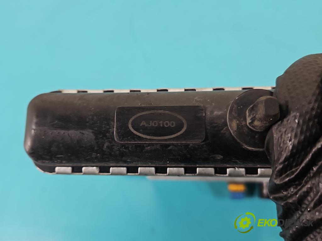 Peugeot 206 1.4 8V 75 HP manual 55 kW 1360 cm3 5- chladič voda:  (Chladič vody)