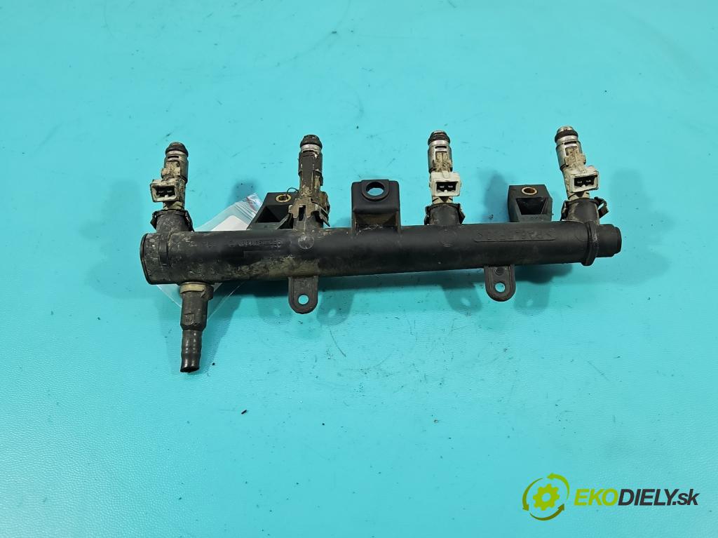 Peugeot 206 1.4 8V 75 HP manual 55 kW 1360 cm3 5- vstrek 9625194080C (Vstrekovač paliva)