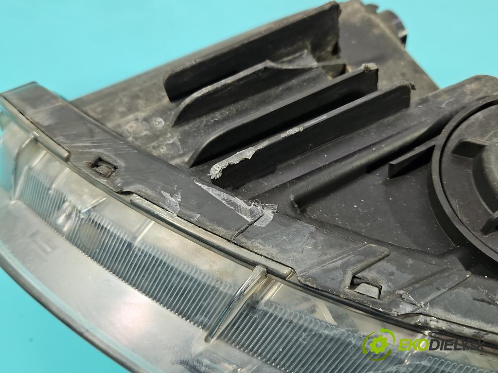 Hyundai Ix35 2.0 crdi 136 HP manual 100 kW 1995 cm3 5- Reflektor: pravý  (Svetlo predné pravé)