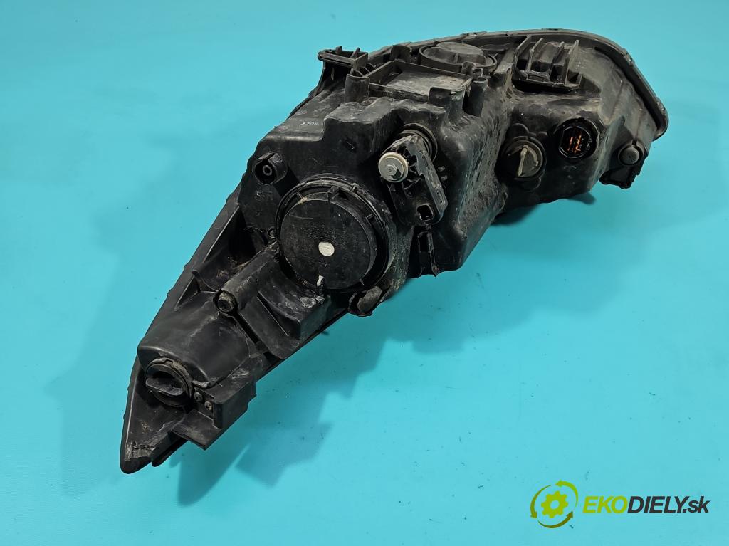 Hyundai Ix35 2.0 crdi 136 HP manual 100 kW 1995 cm3 5- Reflektor: pravý  (Svetlo predné pravé)