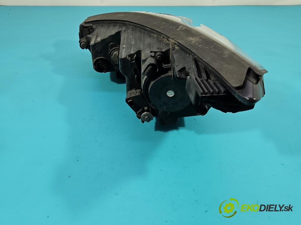 Hyundai Ix35 2.0 crdi 136 HP manual 100 kW 1995 cm3 5- Reflektor: pravý  (Svetlo predné pravé)