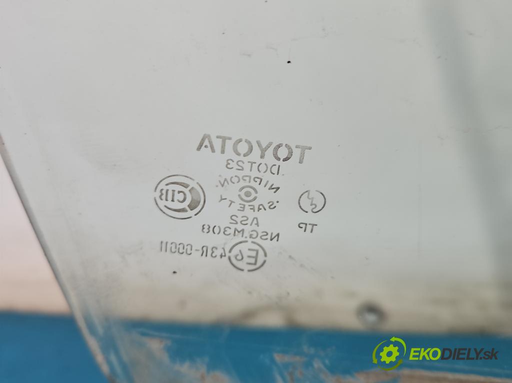 Toyota Corolla E11 1997-2002 1.4 16V 86 HP manual 63 kW 1332 cm3 5- sklo dvere predné pravé