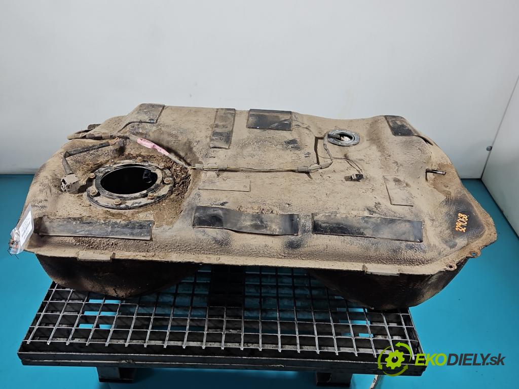 Suzuki Grand Vitara II 2005-2014 2.0 16V 140 hp manual 103 kW 1995 cm3 5- Nádrž: paliva  (Palivová nádrž)