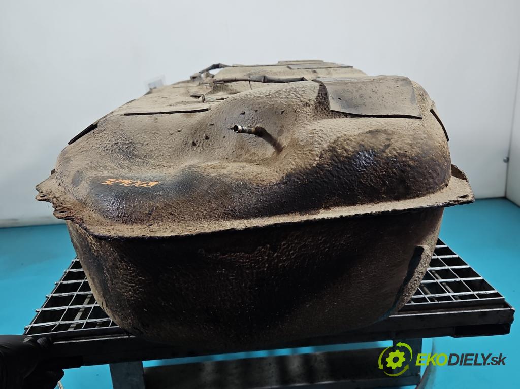 Suzuki Grand Vitara II 2005-2014 2.0 16V 140 hp manual 103 kW 1995 cm3 5- Nádrž: paliva  (Palivová nádrž)