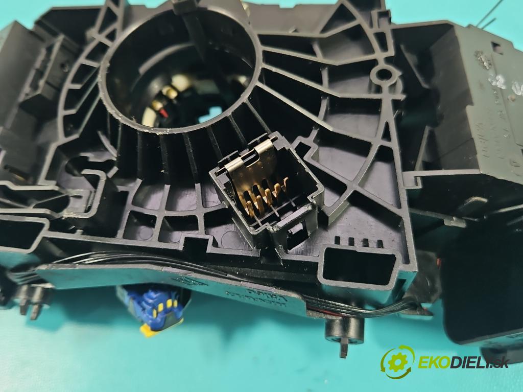 Renault Scenic II 2003-2009 2.0 16V 133 HP manual 98 kW 1998 cm3 5- prepínač komplex: 8200127726 (Prepínacie páčky pod volantom)