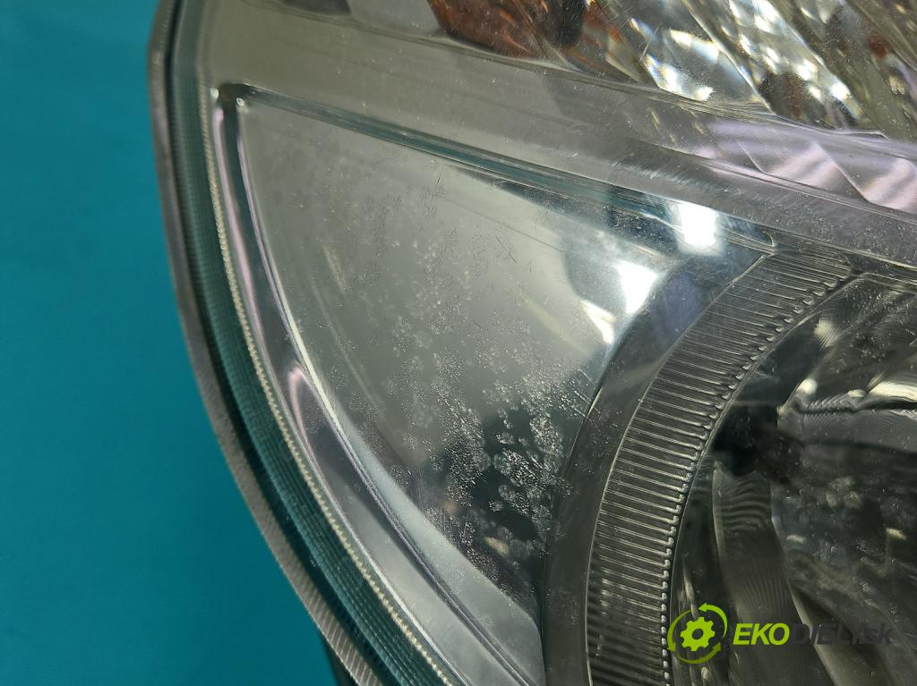 Renault Scenic II 2003-2009 2.0 16V 133 HP manual 98 kW 1998 cm3 5- Reflektor: pravý  (Svetlo predné pravé)