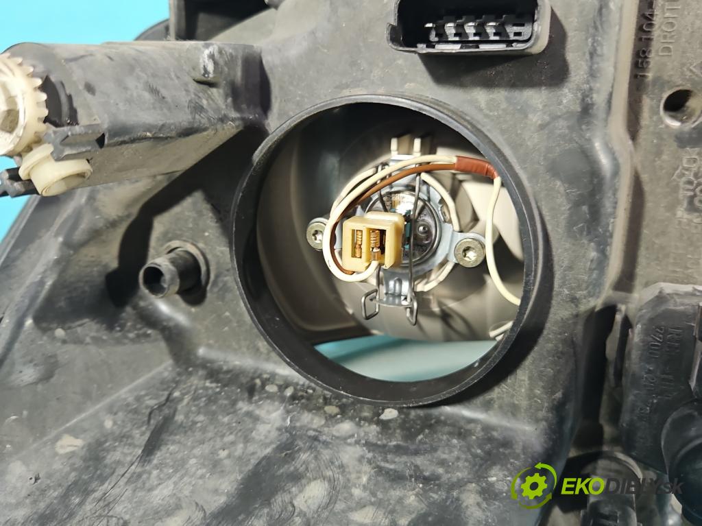 Renault Scenic II 2003-2009 2.0 16V 133 HP manual 98 kW 1998 cm3 5- Reflektor: pravý  (Svetlo predné pravé)