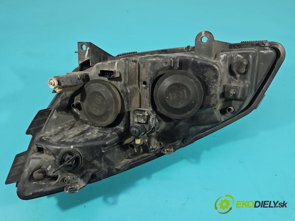 Renault Scenic II 2003-2009 2.0 16V 133 HP manual 98 kW 1998 cm3 5- Reflektor: pravý  (Svetlo predné pravé)