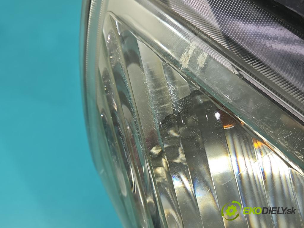 Renault Scenic II 2003-2009 2.0 16V 133 HP manual 98 kW 1998 cm3 5- Reflektor: pravý  (Svetlo predné pravé)