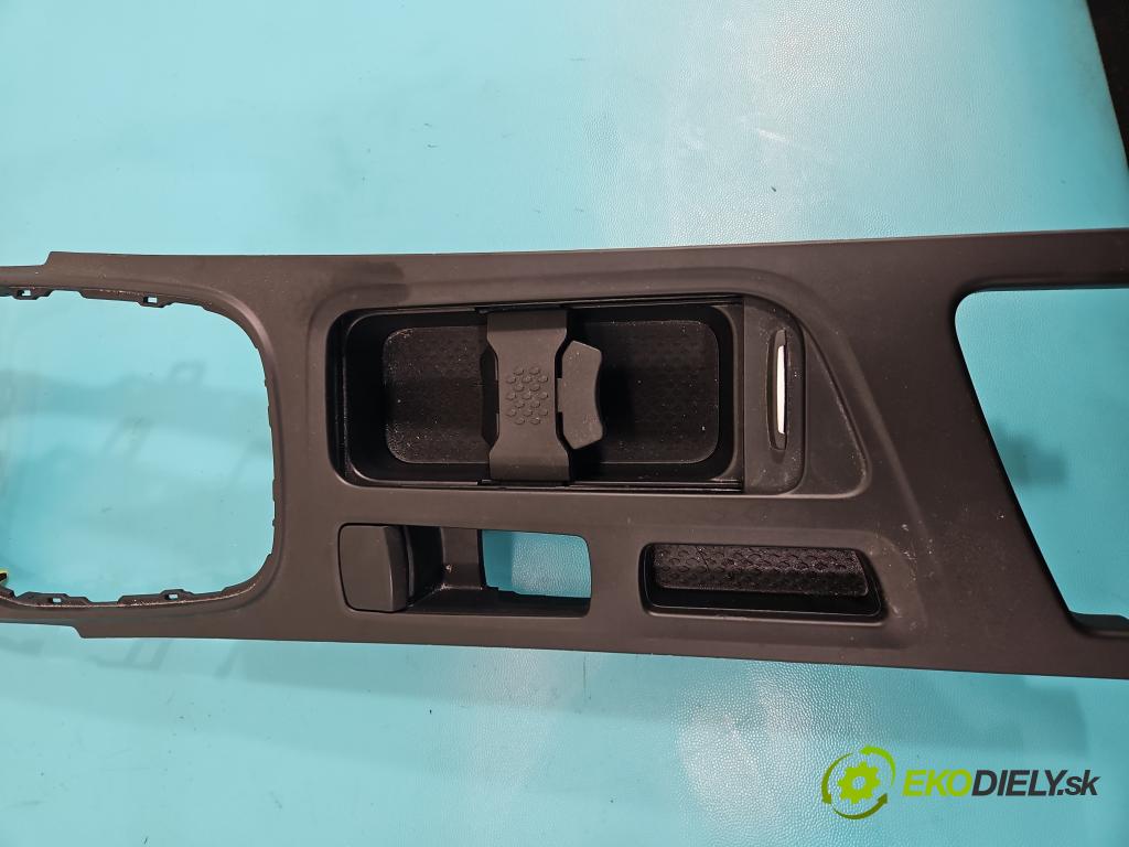 Renault Megane IV 2016-2024 1.3 Tce 140 HP manual 103 kW 1332 cm3 4- Rukojeť: na nápoje: 969121990R (Držiak (úchyt) na nápoje)