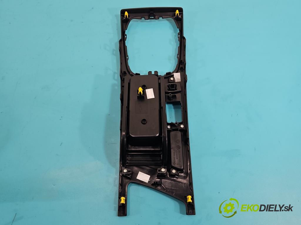 Renault Megane IV 2016-2024 1.3 Tce 140 HP manual 103 kW 1332 cm3 4- Rukojeť: na nápoje: 969121990R (Držiak (úchyt) na nápoje)