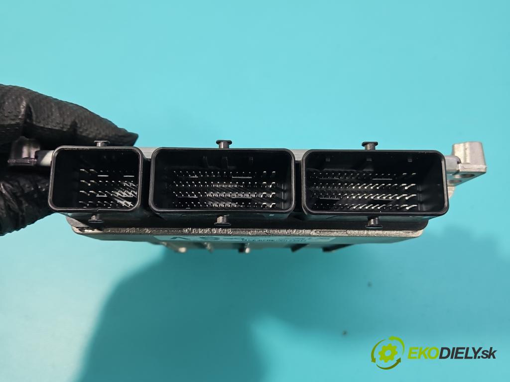 Renault Megane IV 2016-2024 1.3 Tce 140 HP manual 103 kW 1332 cm3 4- riadiaca jednotka motora 237102099S