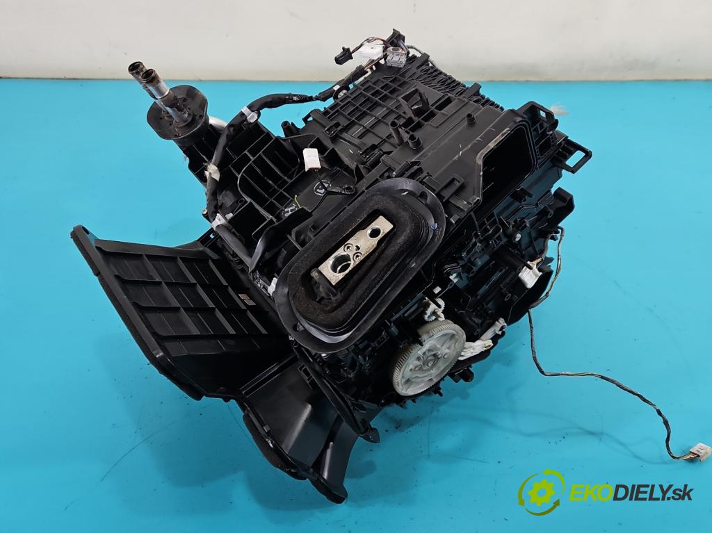 Toyota Corolla E21 2019- 1.8 16V 98 hp automatic 72 kW 1798 cm3 4- radiátor 8705002X30 (Radiátor topení)