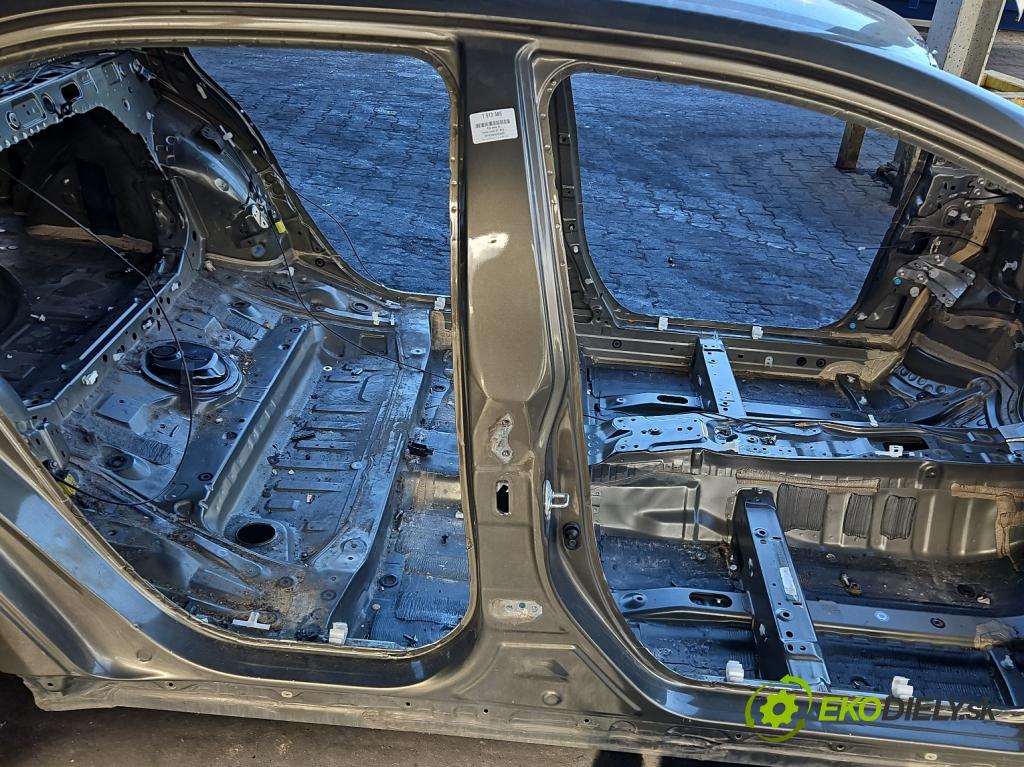 Toyota Corolla E21 2019- 1.8 16V 98 HP automatic 72 kW 1798 cm3 4- Práh: pravý  (Karoséria ostatné)