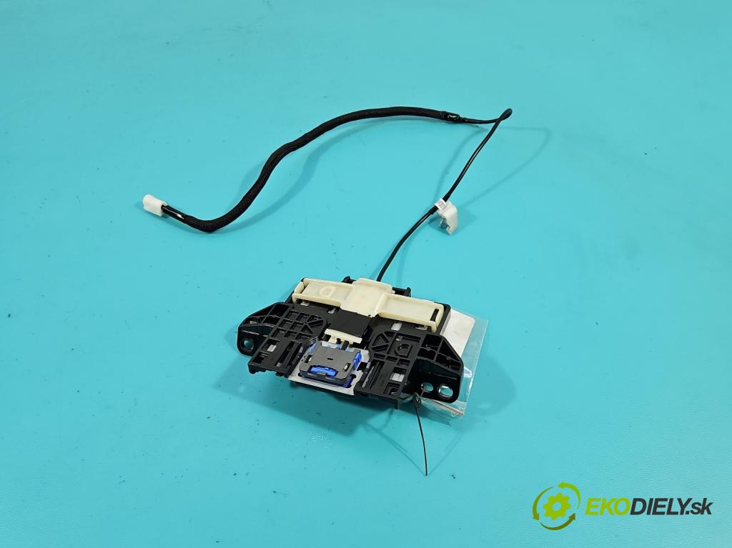 Toyota Corolla E21 2019- 1.8 16V 98 HP automatic 72 kW 1798 cm3 4- Antena 86860-02080