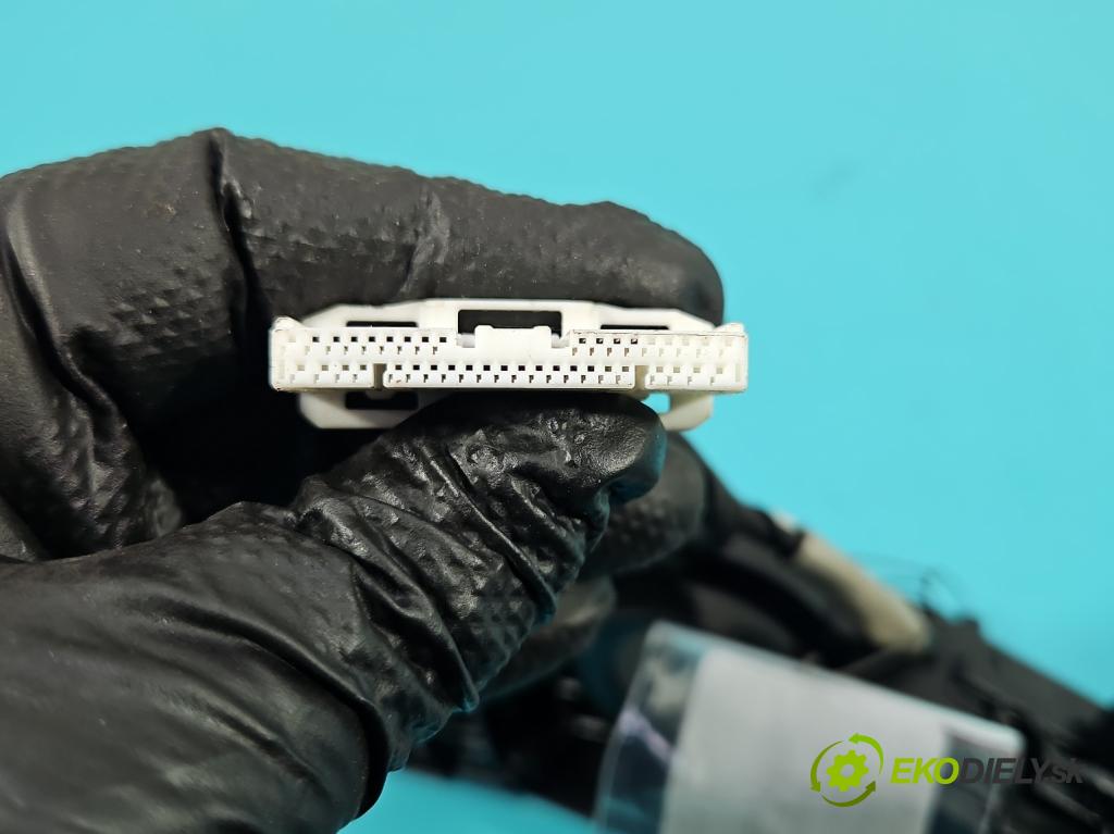 Toyota Corolla E21 2019- 1.8 16V 98 HP automatic 72 kW 1798 cm3 4- prepínač komplex: 02D7017J910 (Prepínacie páčky pod volantom)