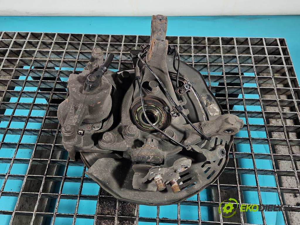 Toyota Corolla E21 2019- 1.8 16V 98 HP automatic 72 kW 1798 cm3 4- náboj pravé  (Náboj kolesa)