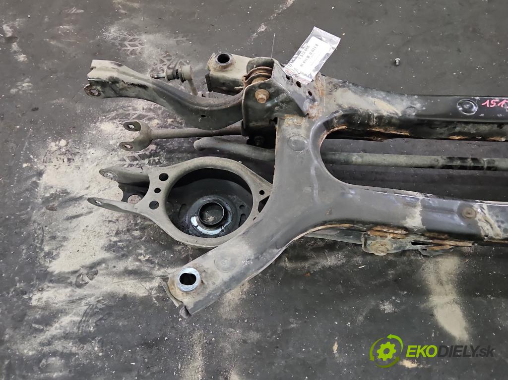 Toyota Corolla E21 2019- 1.8 16V 98 hp automatic 72 kW 1798 cm3 4- zadní výztuha  (Zadní výztuha)