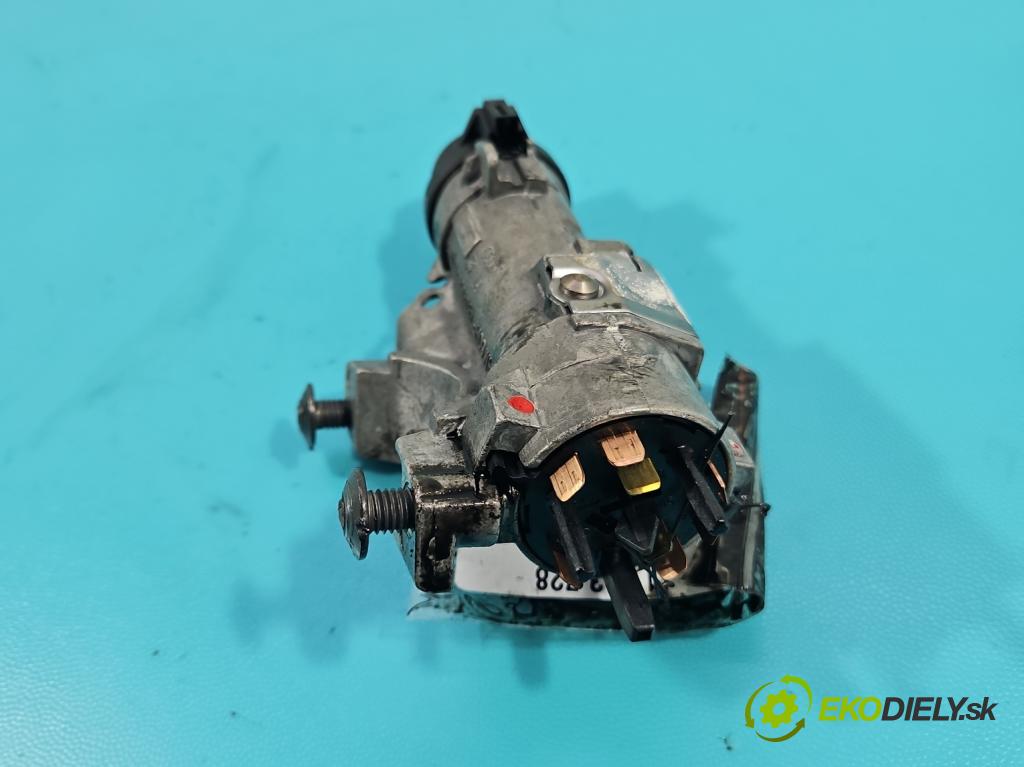 Audi A4 B7 2004-2008 2.0 tdi 140 HP manual 103 kW 1986 cm3 5- Spínačka 4B0905851Q (Spínacia skrinka)