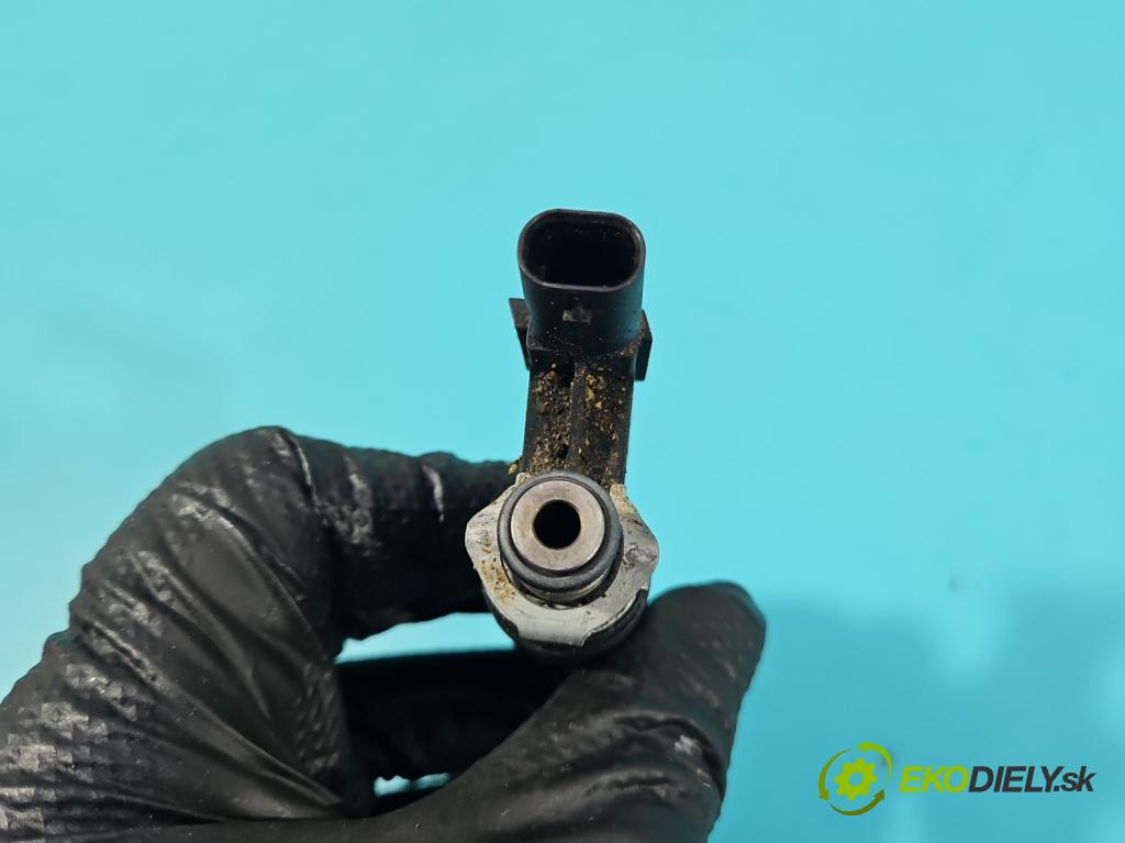 Skoda Yeti 2009-2017 1.2 TSI 105 hp manual 77 kW 1197 cm3 5- vstřikovač 03F906036B (Vstřikovač paliva)