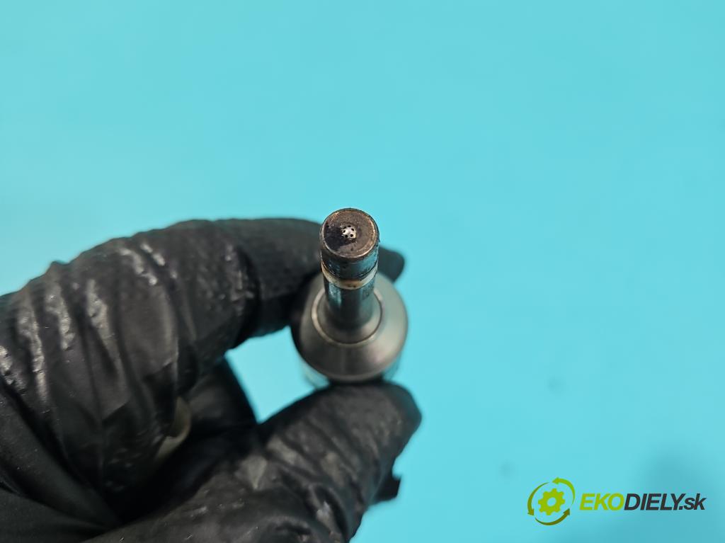 Skoda Yeti 2009-2017 1.2 TSI 105 hp manual 77 kW 1197 cm3 5- vstřikovač 03F906036B (Vstřikovač paliva)