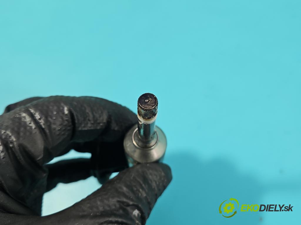 Skoda Yeti 2009-2017 1.2 TSI 105 hp manual 77 kW 1197 cm3 5- vstřikovač 03F906036B (Vstřikovač paliva)