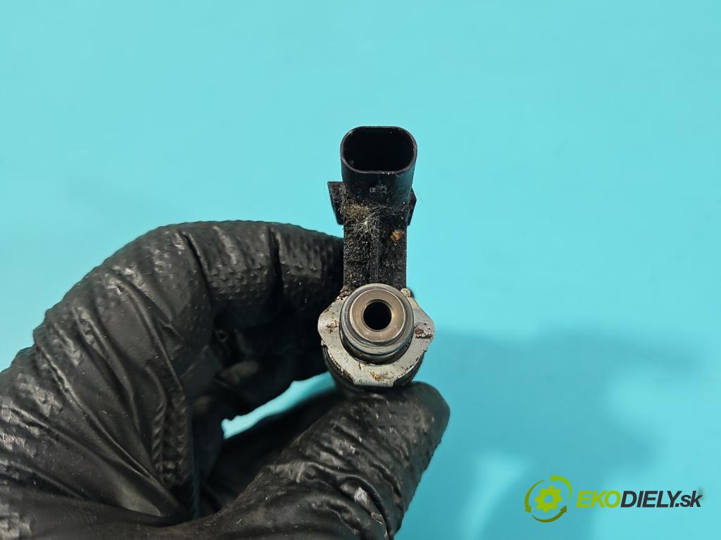 Skoda Yeti 2009-2017 1.2 TSI 105 hp manual 77 kW 1197 cm3 5- vstřikovač 03F906036B (Vstřikovač paliva)