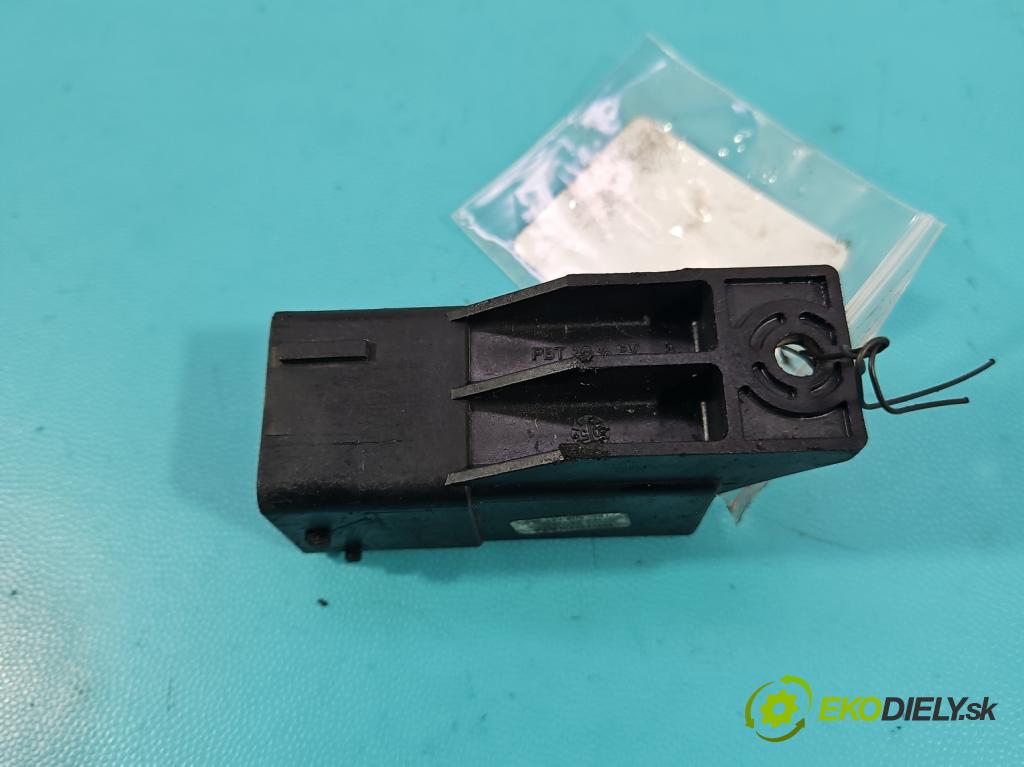 Peugeot 307 1.6 hdi 109 HP manual 80 kW 1560 cm3 5- Relé: svíčky: zařicích: 9640469680 (Relé)