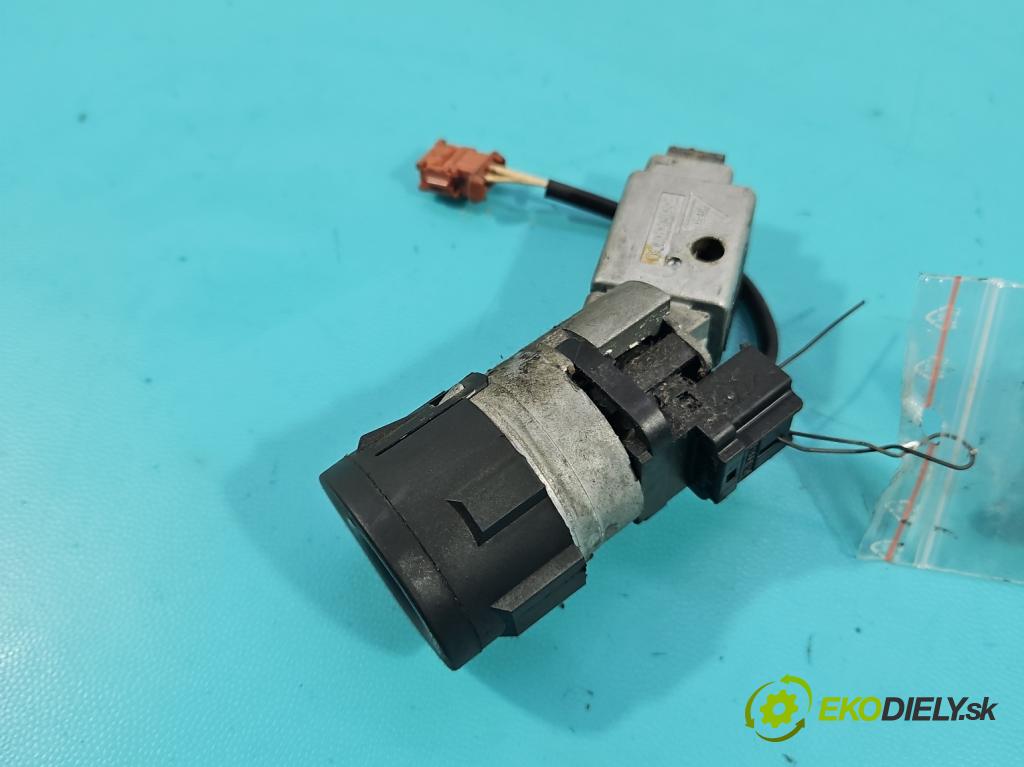 Peugeot 307 1.6 hdi 109 HP manual 80 kW 1560 cm3 5- Spínačka 9648445180 (Spínacia skrinka)