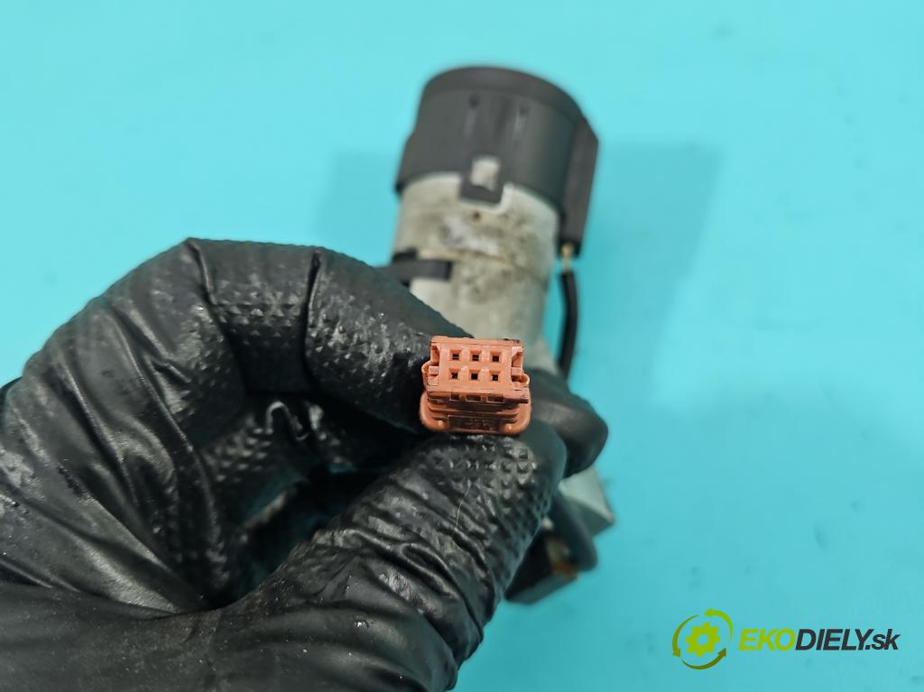 Peugeot 307 1.6 hdi 109 HP manual 80 kW 1560 cm3 5- Spínačka 9648445180 (Spínacia skrinka)