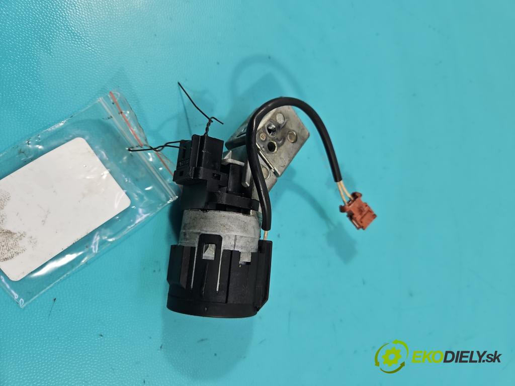 Peugeot 307 1.6 hdi 109 HP manual 80 kW 1560 cm3 5- Spínačka 9648445180 (Spínacia skrinka)