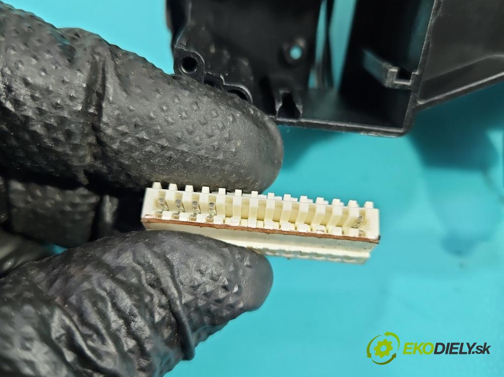 Audi Q5 2008-2016 2.0 TFSI 224 hp automatic 165 kW 1984 cm3 5- Přepínač sdružený 4G8953502AC (Páčky pod volantem)