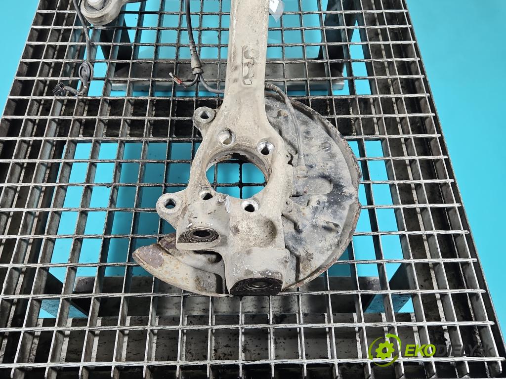 Audi A4 B7 2004-2008 2.0 tdi 140 hp manual 103 kW 1986 cm3 5- náboj levé  (Náboj kola)