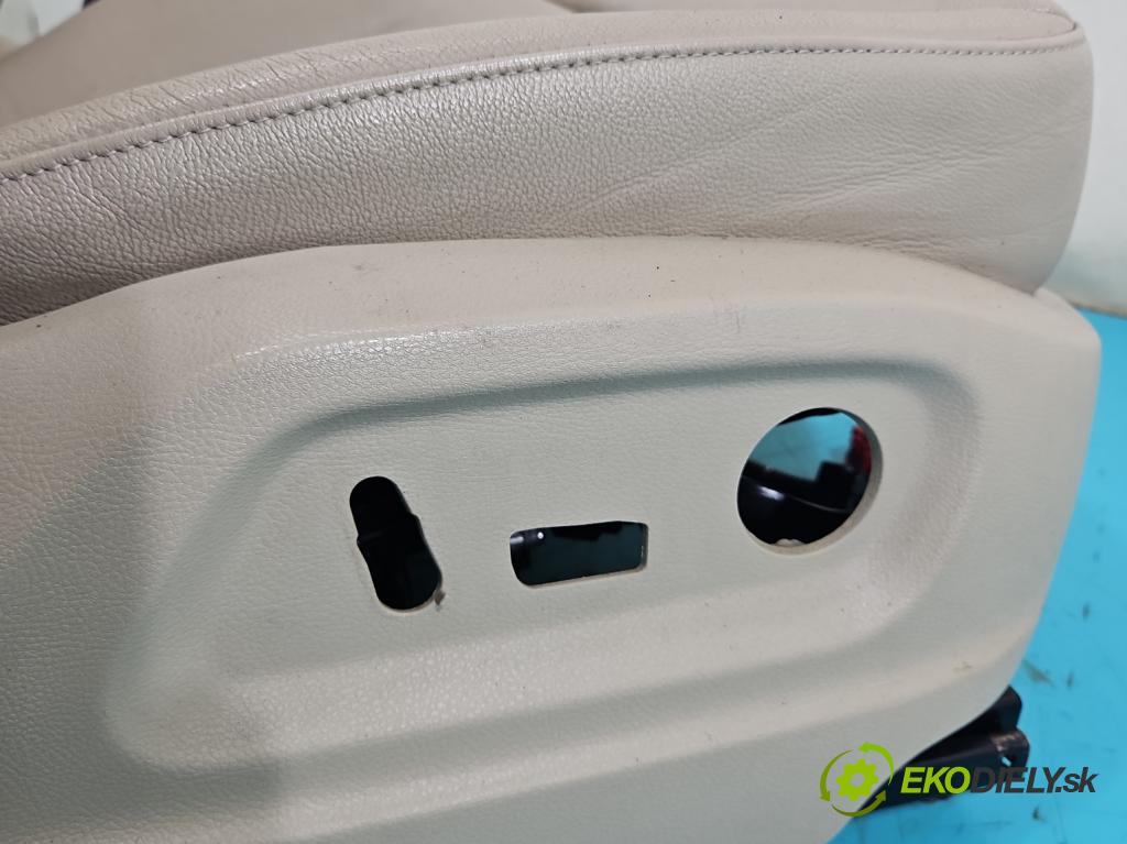 Audi Q5 2008-2016 2.0 TFSI 224hp automatic 165 kW 1984 cm3 5- Sedačka pravý  (Sedadlo)