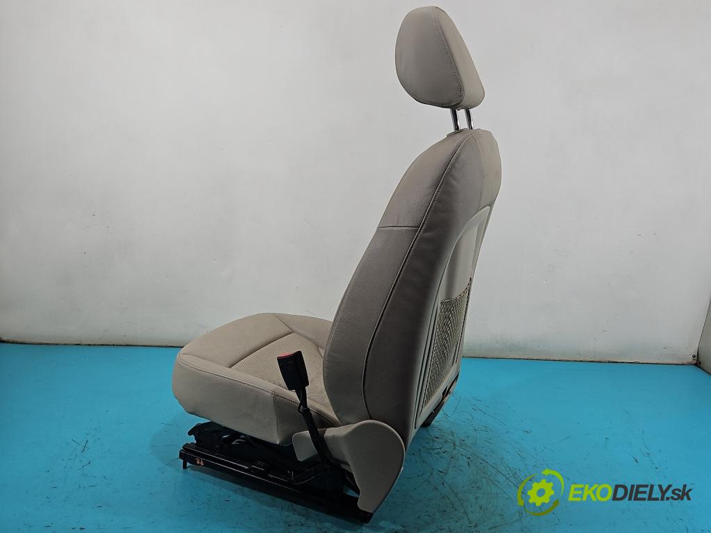 Audi Q5 2008-2016 2.0 TFSI 224hp automatic 165 kW 1984 cm3 5- Sedačka pravý  (Sedadlo)