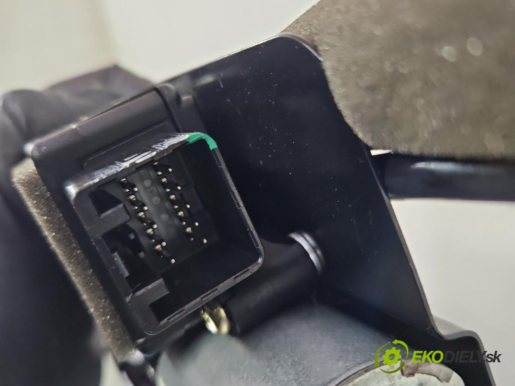 Kia Sportage II 2004-2010 2.0 crdi 136hp manual 100 kW 1991 cm3 5- Střešní okno:  (Sklo karoserie)