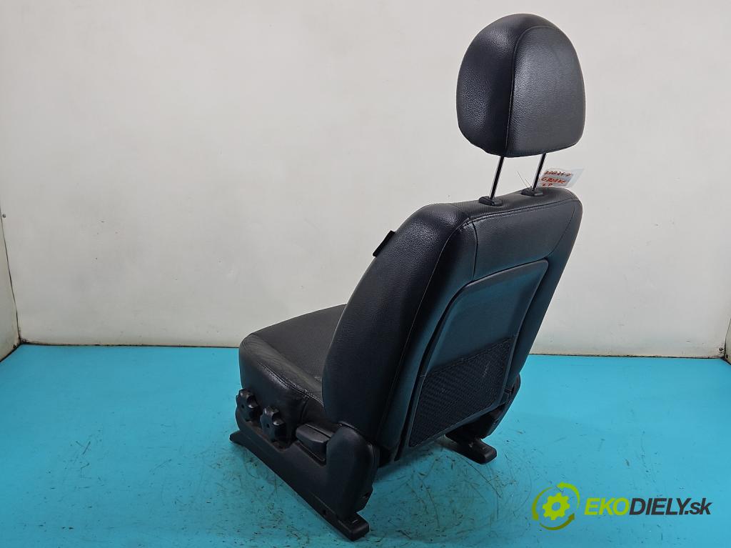 Kia Sportage II 2004-2010 2.0 crdi 136hp manual 100 kW 1991 cm3 5- Sedadlo levý  (Sedadlo)