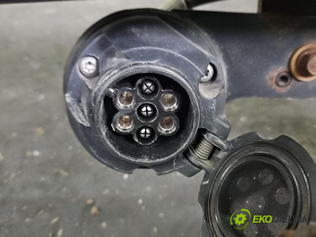 Renault Megane IV 2016-2024 1.3 Tce 140 hp manual 103 kW 1332 cm3 4- oko tažné  (Tažné zařízení)