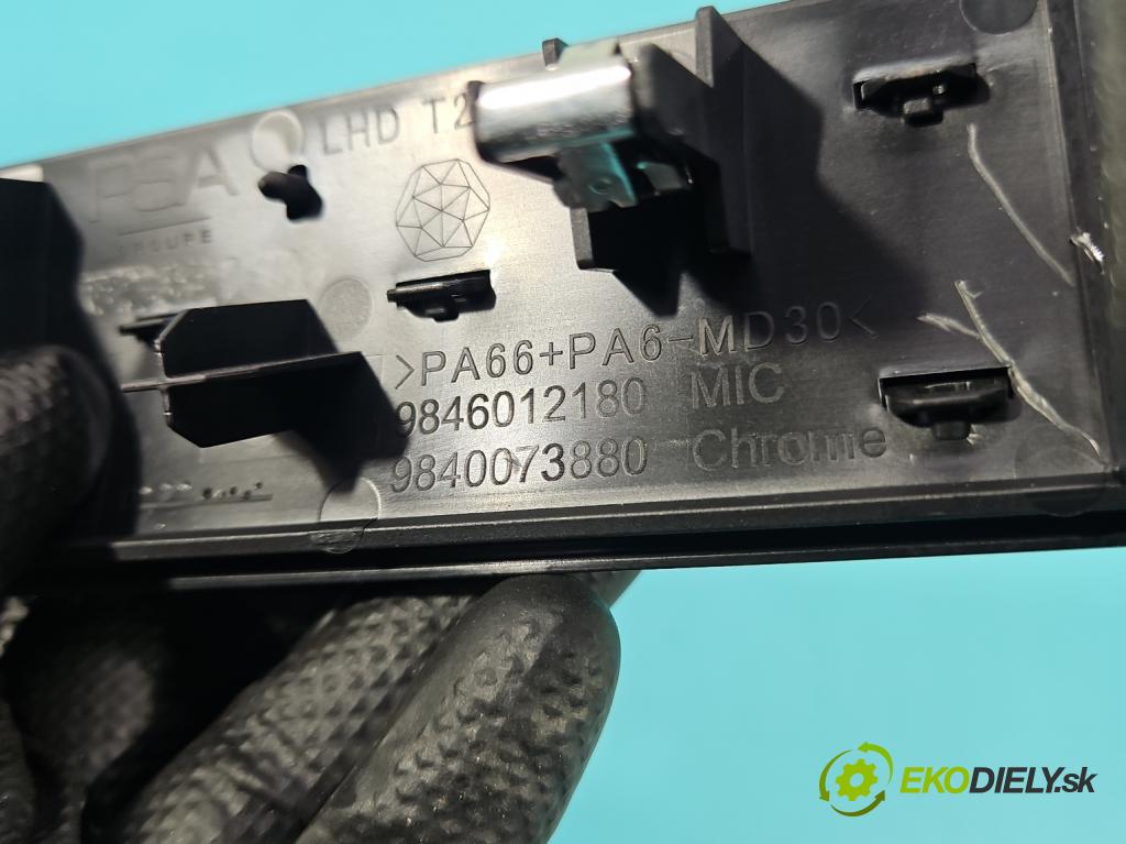 Opel Astra VI 2022- 1.5 cdti 131 hp manual 96 kW 1499 cm3 5- Mřížka: topení medián: 9846012180 (Mřížka topení)