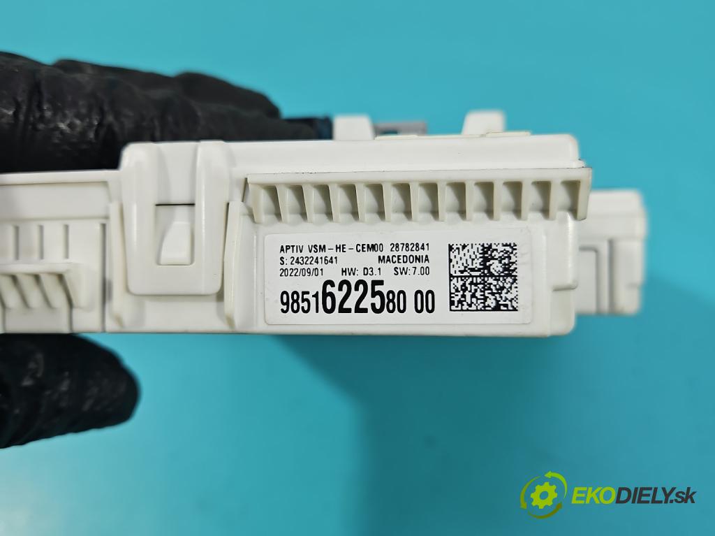 Opel Astra VI 2022- 1.5 cdti 131 hp manual 96 kW 1499 cm3 5- skříňka pojistková 9851622580 (Pojistková skříňka)