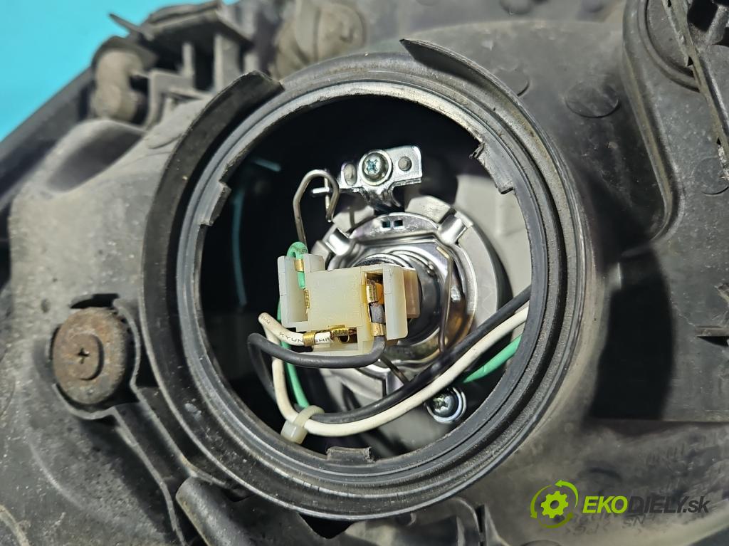 Kia Sportage II 2004-2010 2.0 crdi 136 HP manual 100 kW 1991 cm3 5- Reflektor: pravý  (Svetlo predné pravé)