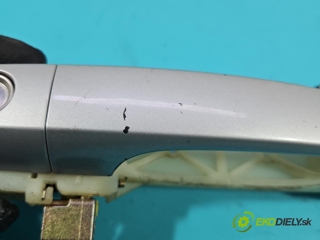 Kia Sportage II 2004-2010 2.0 crdi 136hp manual 100 kW 1991 cm3 5- klika přední levé  (Vnější přední levá klika dveří)